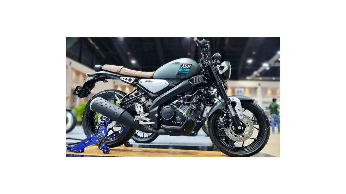 Yamaha XSR155 neo-retro motorcycle with LED headlamp and premium design
